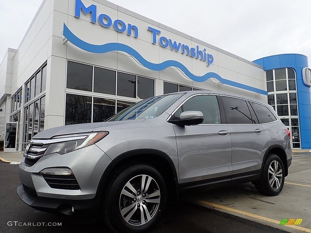 Lunar Silver Metallic Honda Pilot