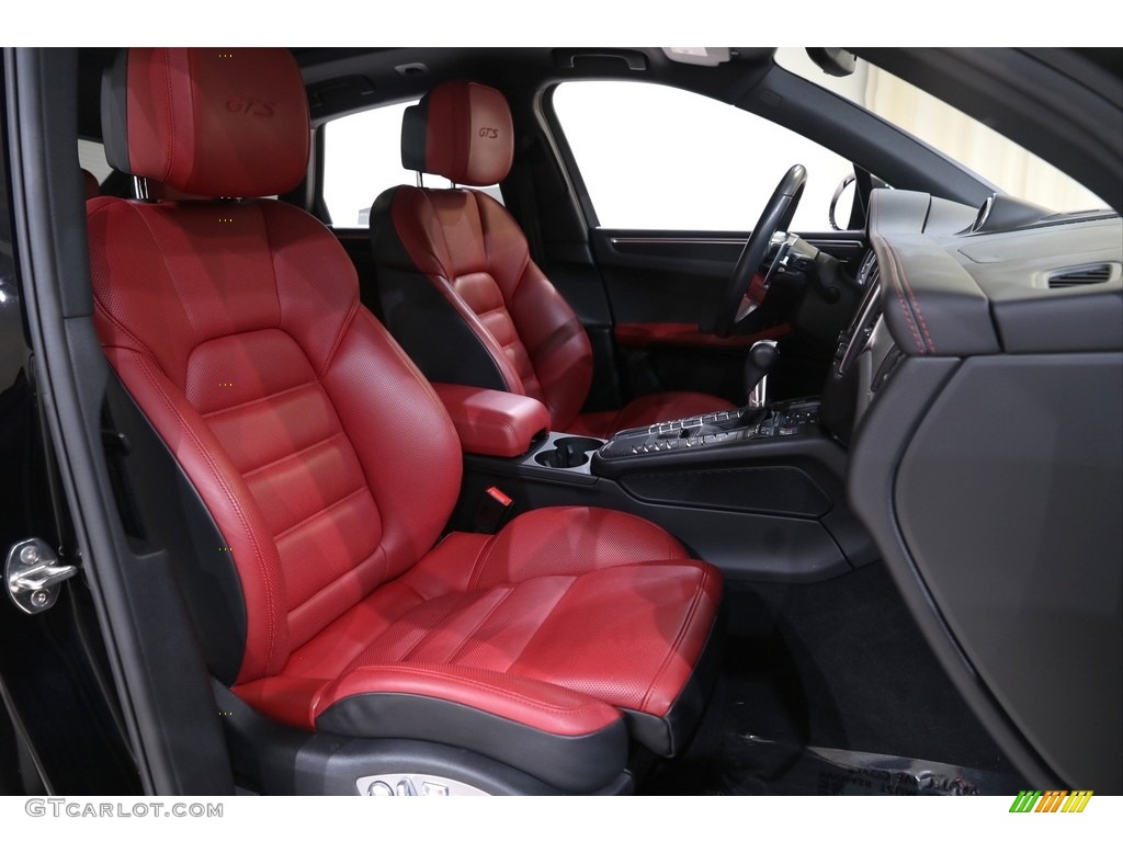 2018 Porsche Macan GTS Front Seat Photo #140591568
