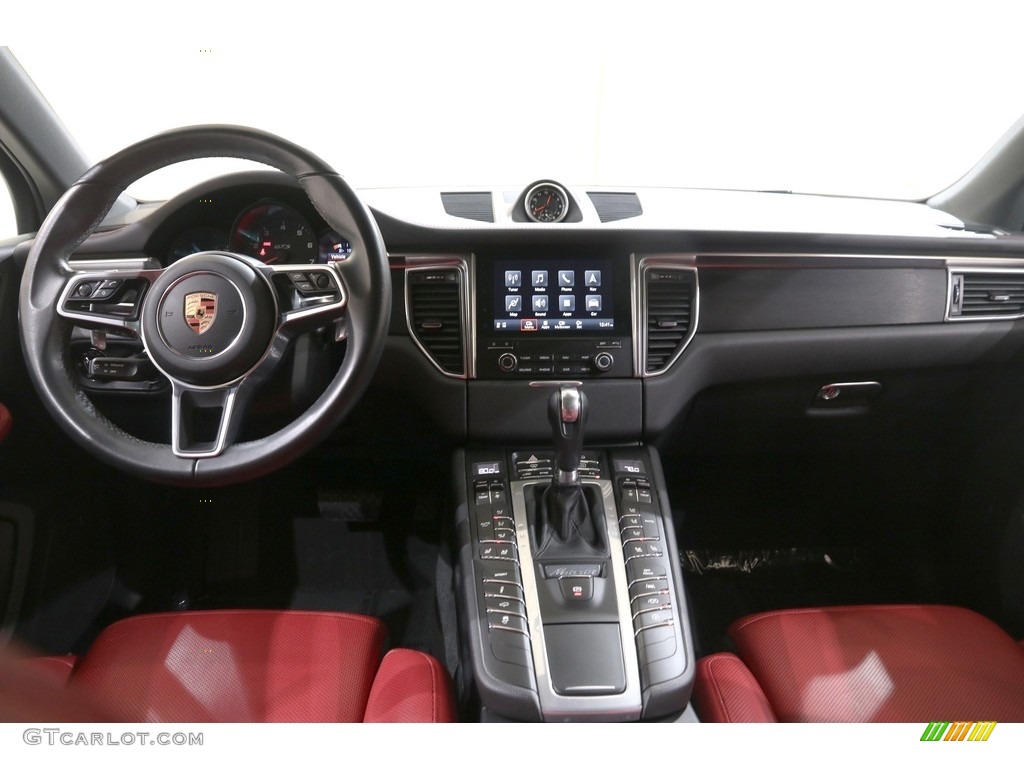 2018 Porsche Macan GTS Black/Garnet Red Dashboard Photo #140591640