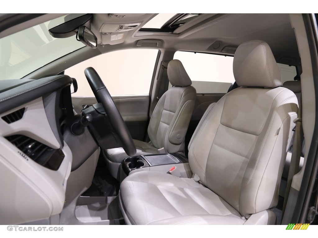 2020 Sienna XLE - Midnight Black Metallic / Ash photo #5