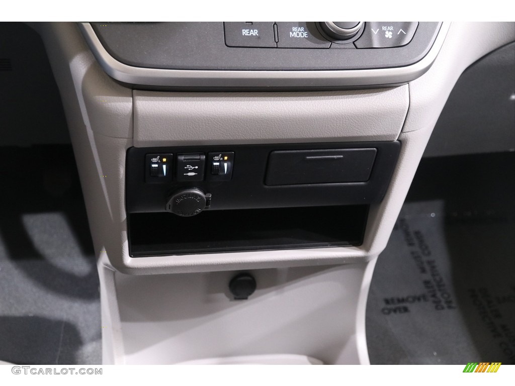 2020 Sienna XLE - Midnight Black Metallic / Ash photo #14