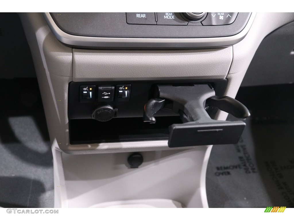 2020 Sienna XLE - Midnight Black Metallic / Ash photo #15