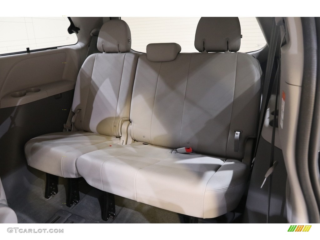 2020 Sienna XLE - Midnight Black Metallic / Ash photo #20