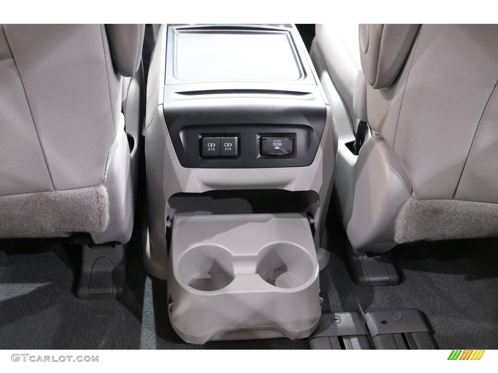 2020 Sienna XLE - Midnight Black Metallic / Ash photo #22