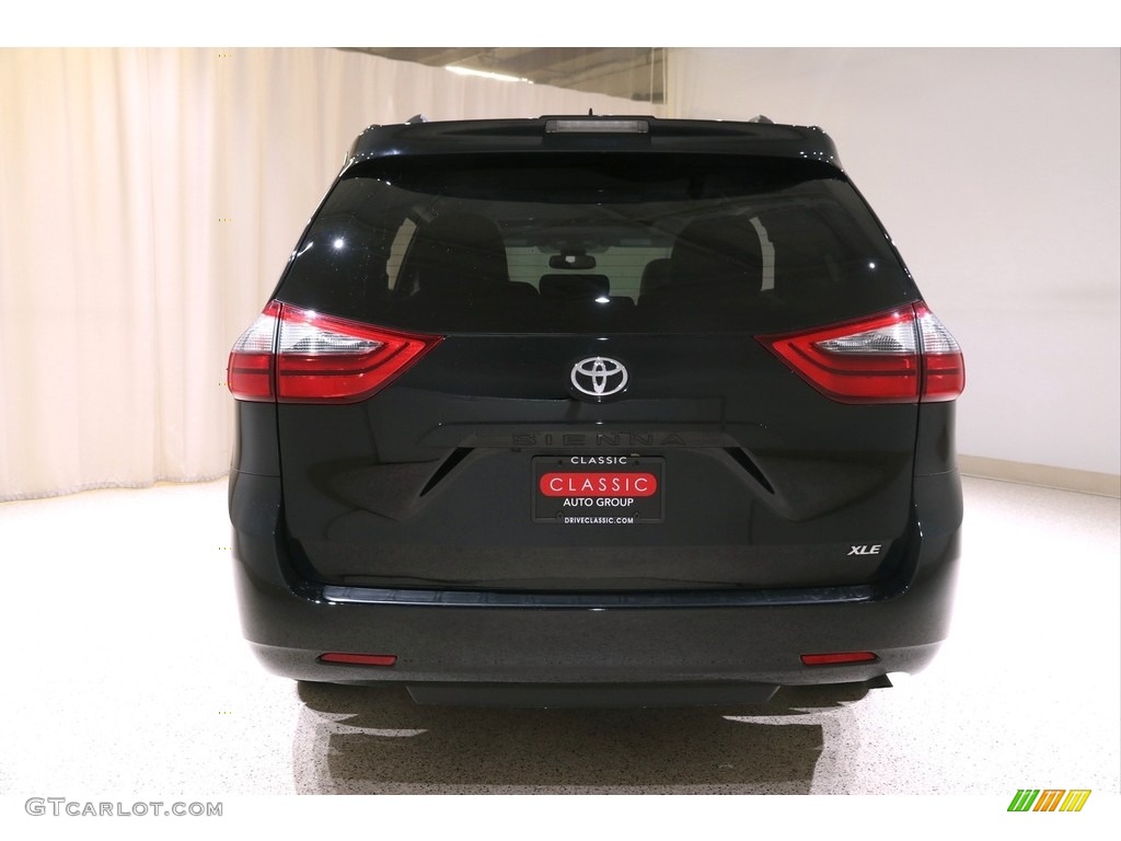2020 Sienna XLE - Midnight Black Metallic / Ash photo #23