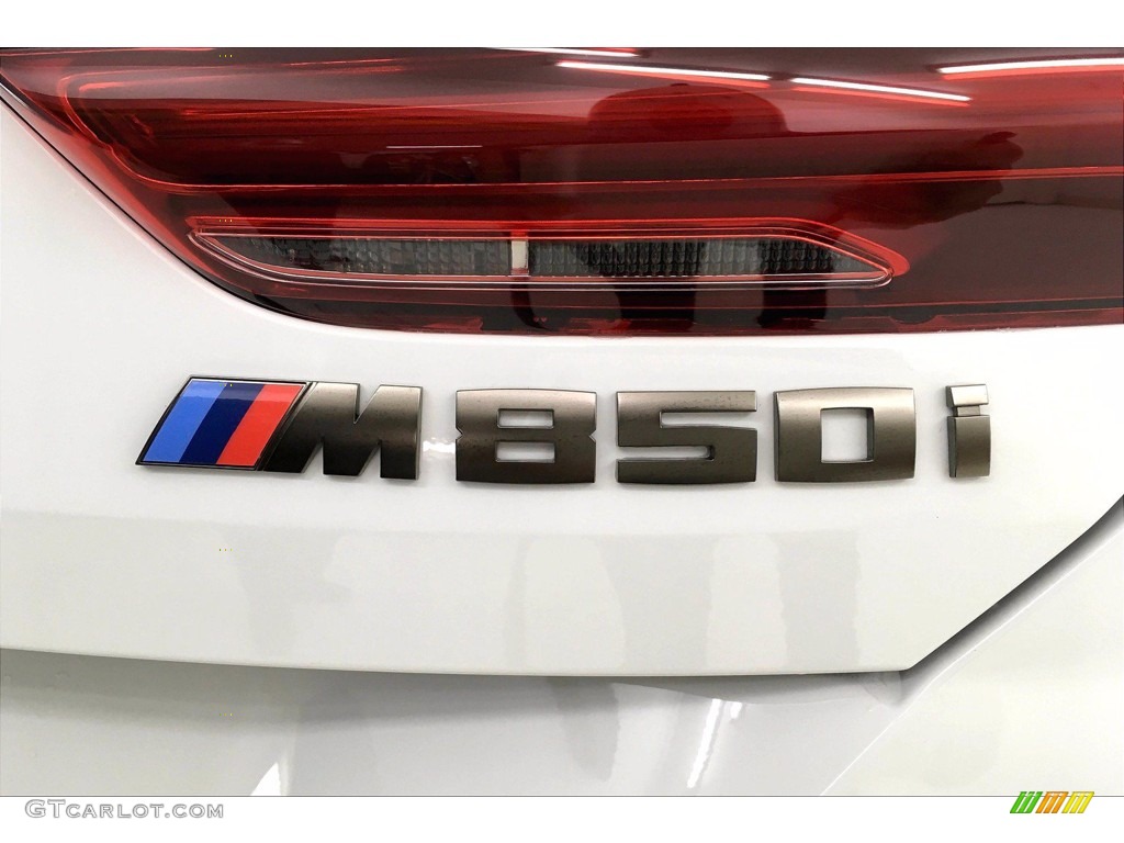 2021 BMW 8 Series M850i xDrive Coupe Marks and Logos Photos