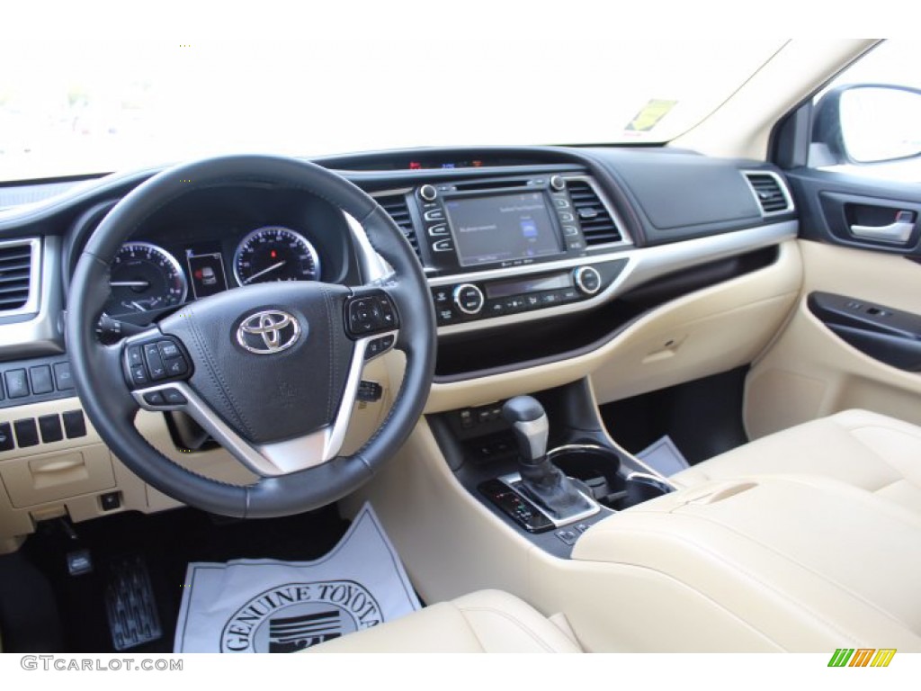 2019 Highlander XLE - Blizzard Pearl White / Almond photo #21