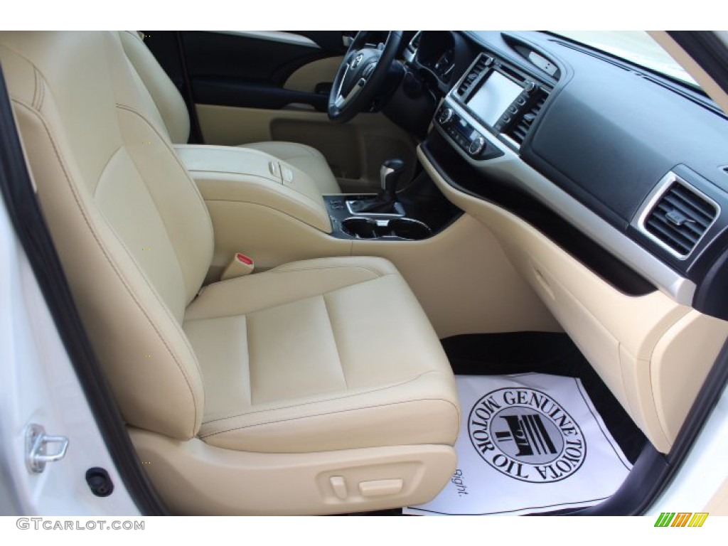 2019 Highlander XLE - Blizzard Pearl White / Almond photo #28