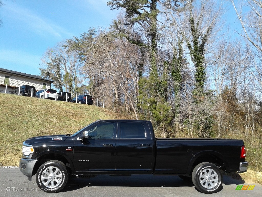 Diamond Black Crystal Pearl 2019 Ram 3500 Laramie Crew Cab 4x4 Exterior Photo #140599155