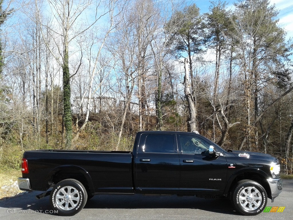 Diamond Black Crystal Pearl 2019 Ram 3500 Laramie Crew Cab 4x4 Exterior Photo #140599273