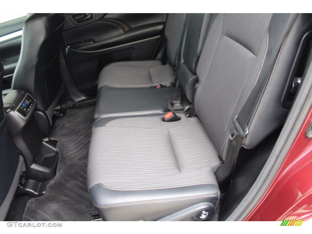 Black Interior 2017 Toyota Highlander LE Photo #140600560