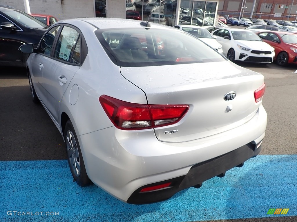 2020 Rio LX - Silky Silver / Black photo #5