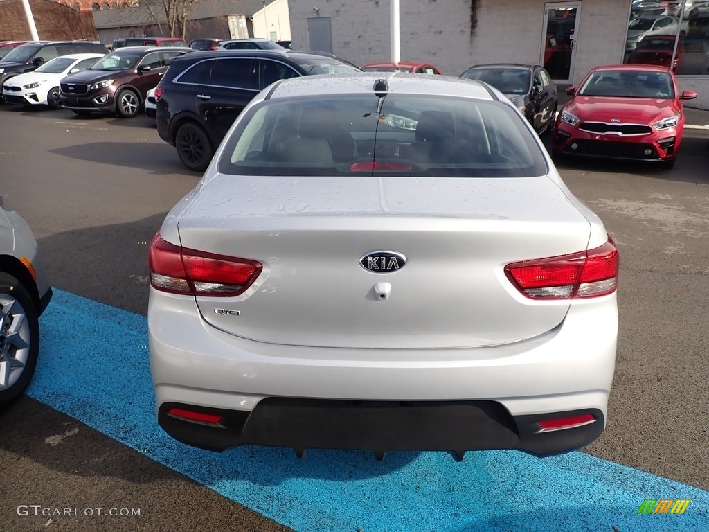 2020 Rio LX - Silky Silver / Black photo #6