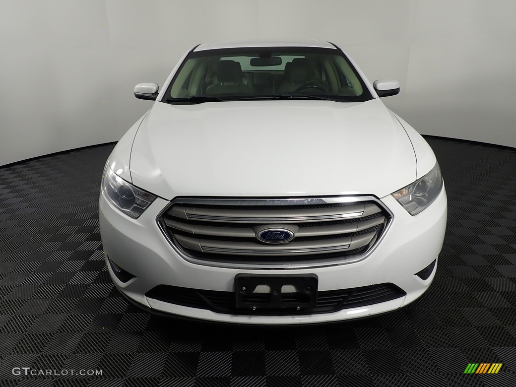 2013 Taurus SEL AWD - Oxford White / Dune photo #4
