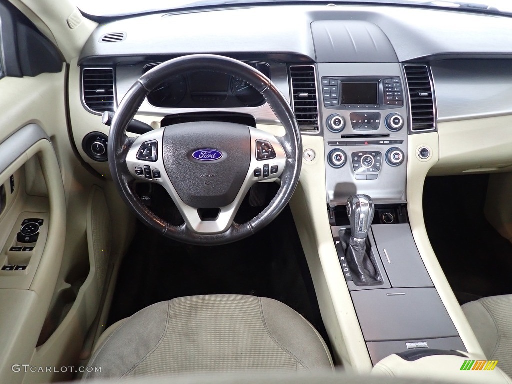 2013 Taurus SEL AWD - Oxford White / Dune photo #32