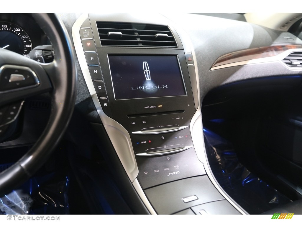 2016 Lincoln MKZ 2.0 Controls Photo #140605600