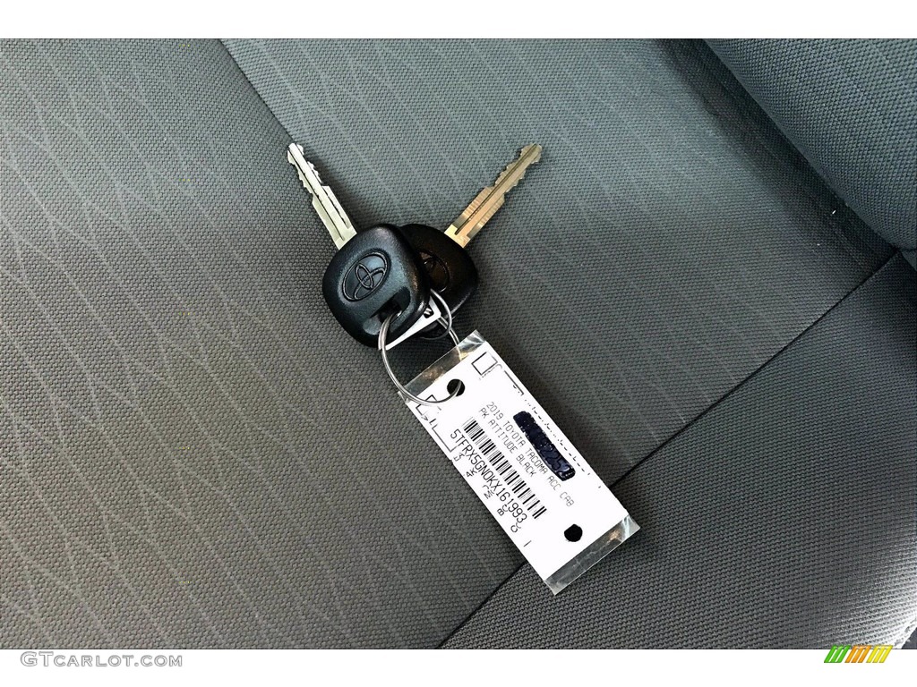 2019 Toyota Tacoma SR Access Cab Keys Photos