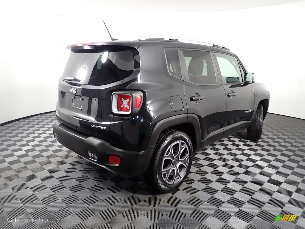 2016 Renegade Limited 4x4 - Black / Black photo #16