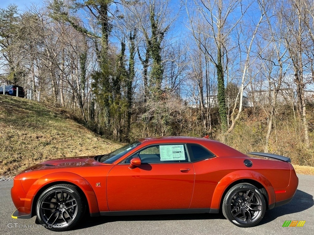 2021 Challenger R/T Scat Pack Widebody - Sinamon Stick / Black photo #1