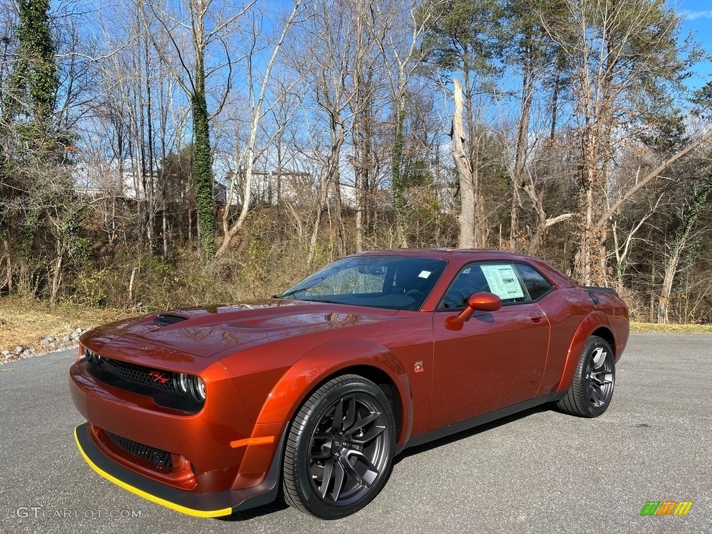 2021 Challenger R/T Scat Pack Widebody - Sinamon Stick / Black photo #2