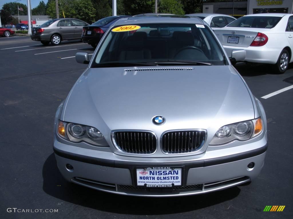 2002 3 Series 330xi Sedan - Titanium Silver Metallic / Black photo #2