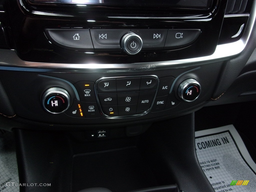 2021 Chevrolet Traverse RS AWD Controls Photos