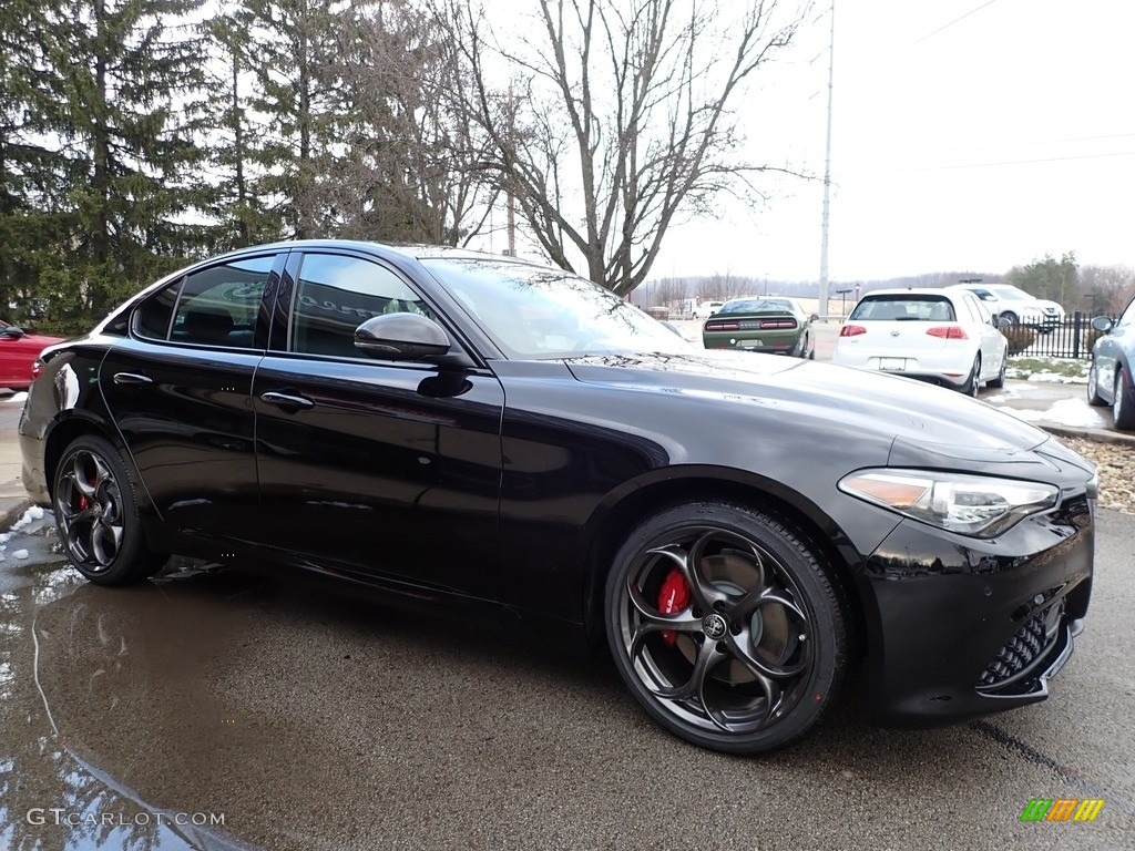 2021 Giulia TI Sport AWD - Alfa Black / Black photo #3