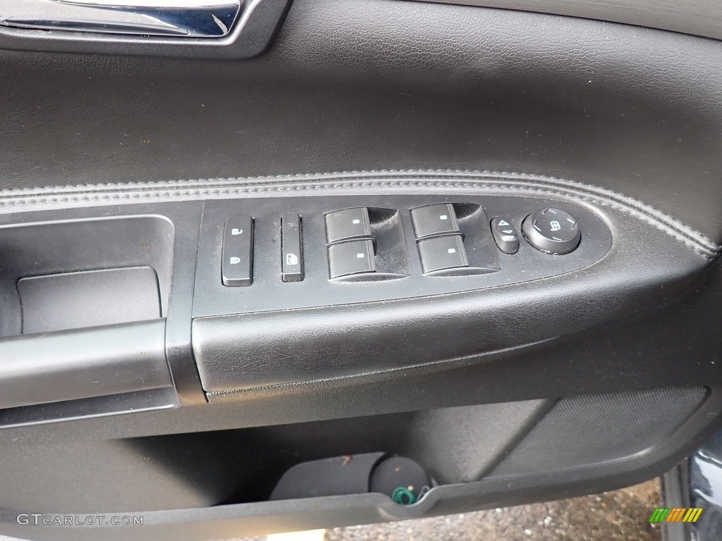 2010 Saturn Outlook XE AWD Black Door Panel Photo #140629949