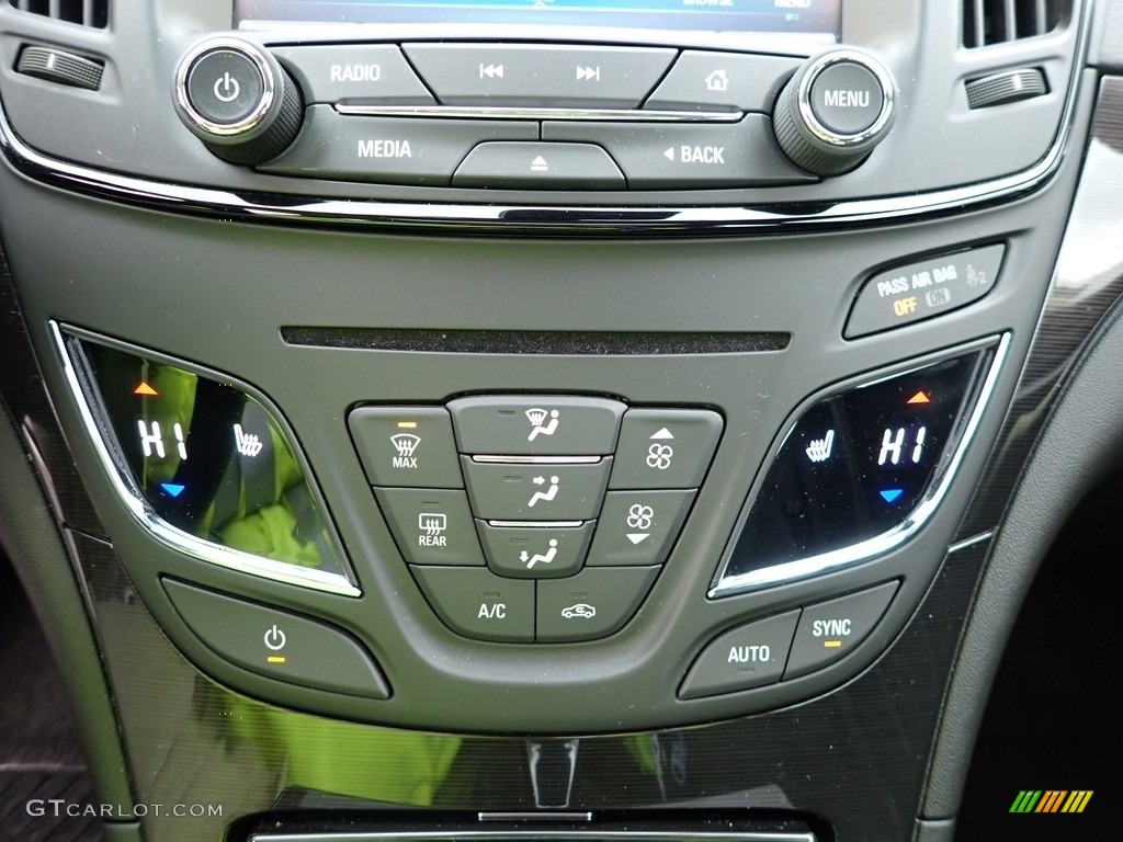 2017 Buick Regal Premium Controls Photo #140631269