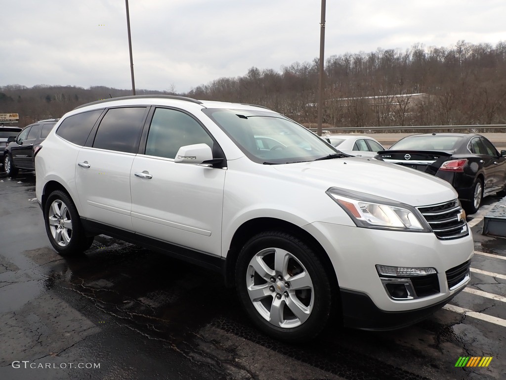 2017 Traverse LT AWD - Iridescent Pearl Tricoat / Ebony photo #4