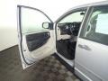 Bright Silver Metallic - Grand Caravan SE Photo No. 19