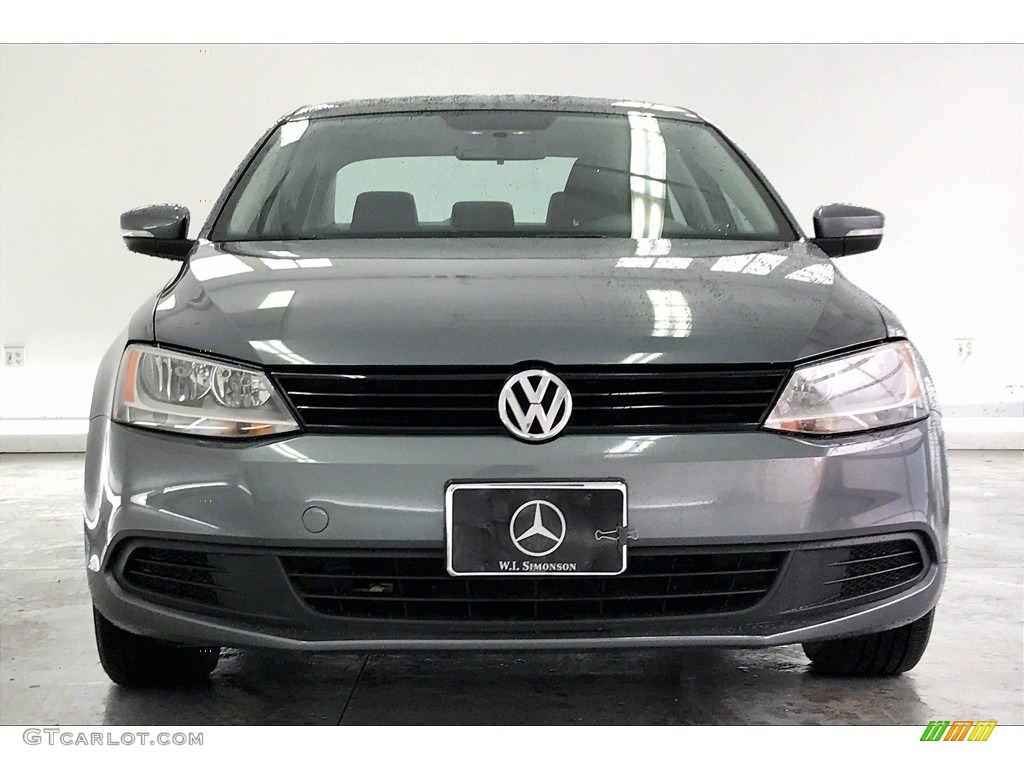 2011 Jetta SE Sedan - Platinum Gray Metallic / Titan Black photo #2