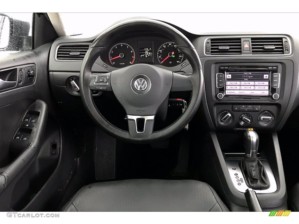 2011 Jetta SE Sedan - Platinum Gray Metallic / Titan Black photo #4