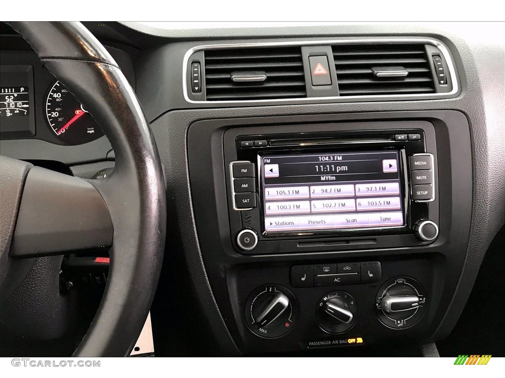 2011 Jetta SE Sedan - Platinum Gray Metallic / Titan Black photo #5