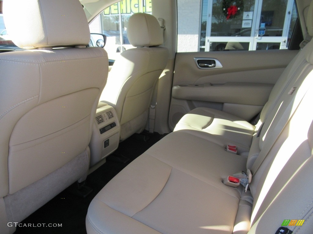 2018 Pathfinder SV - Pearl White / Almond photo #12