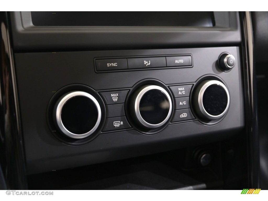 2020 Land Rover Discovery SE Controls Photo #140635046