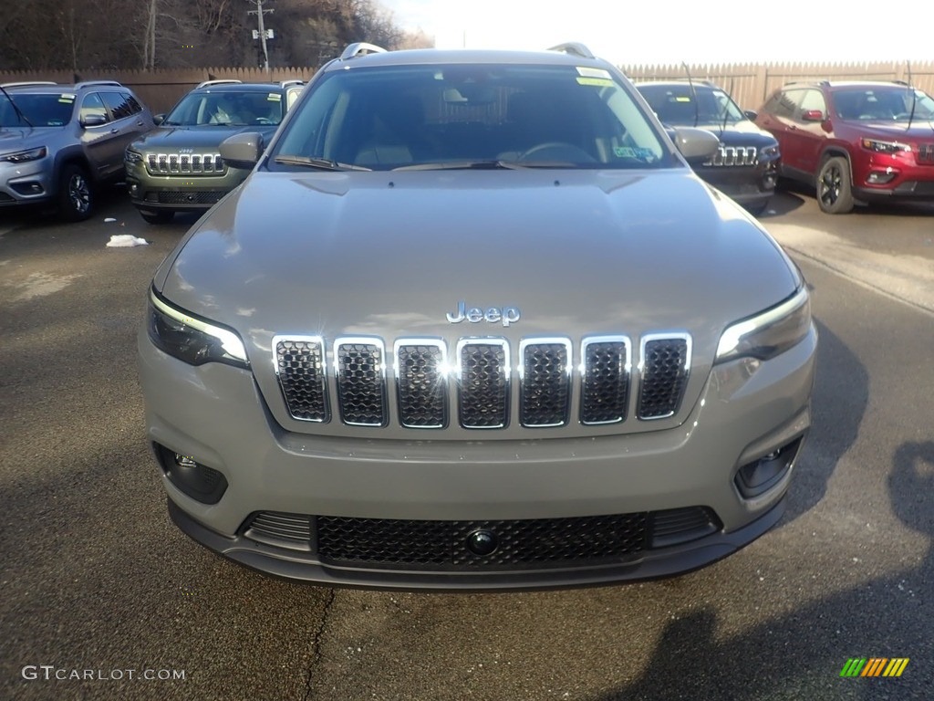 2021 Cherokee Latitude Lux 4x4 - Sting-Gray / Black photo #2