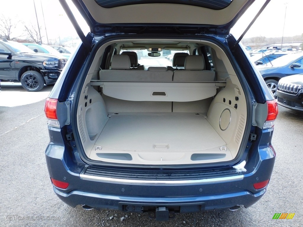 2021 Jeep Grand Cherokee Overland 4x4 Trunk Photo #140640098
