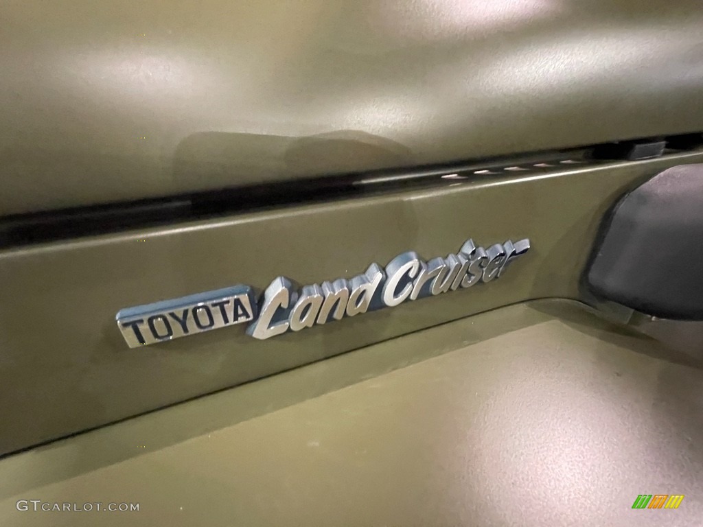 1983 Toyota Land Cruiser FJ40 Marks and Logos Photos