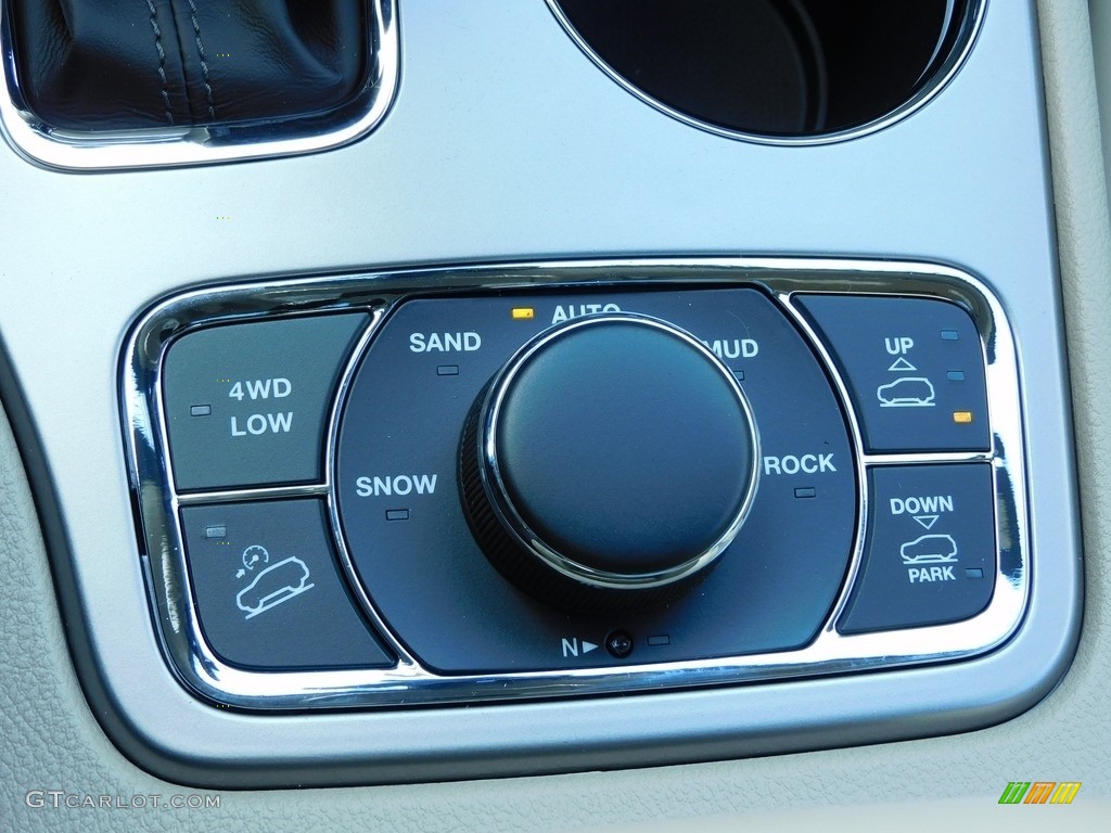 2021 Jeep Grand Cherokee Overland 4x4 Controls Photo #140640417