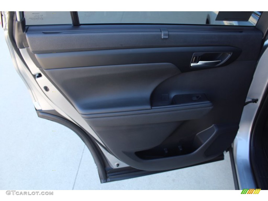 2021 Toyota Highlander XLE Door Panel Photos