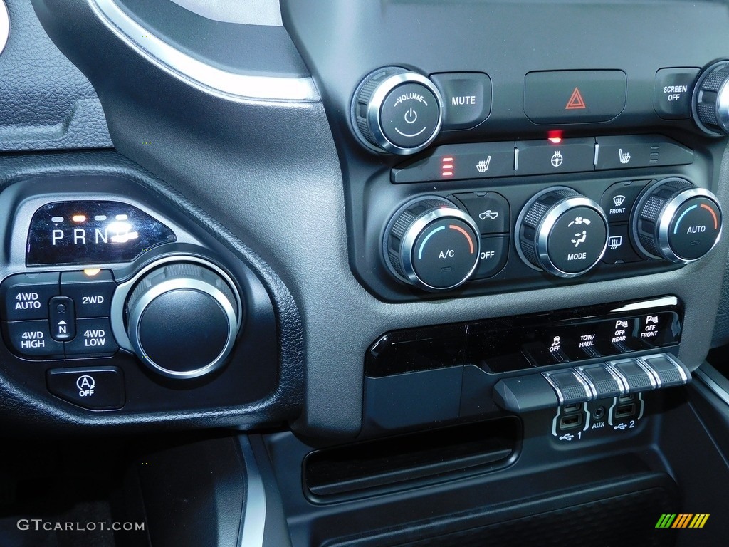 2021 Ram 1500 Big Horn Crew Cab 4x4 Controls Photo #140642452