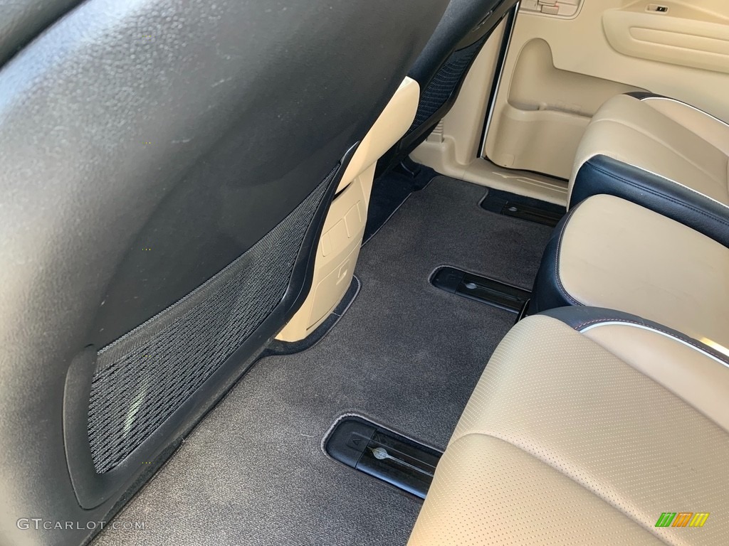 2017 Sedona LX - Clear White / Camel Beige photo #12