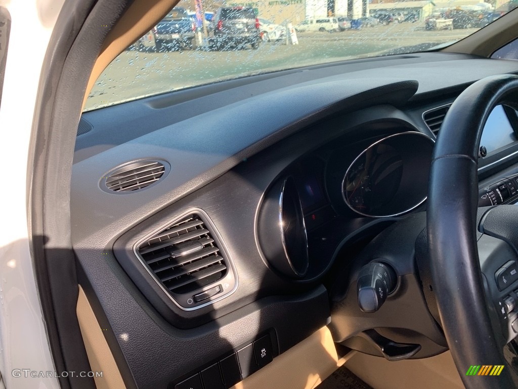 2017 Sedona LX - Clear White / Camel Beige photo #23