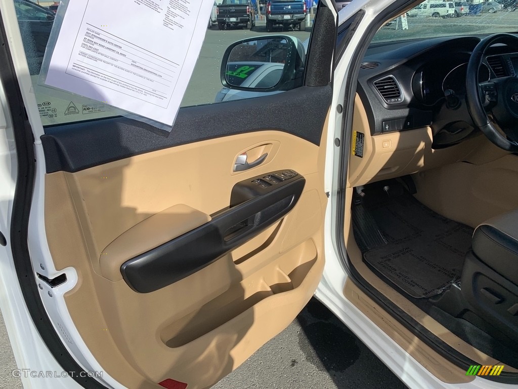2017 Sedona LX - Clear White / Camel Beige photo #24