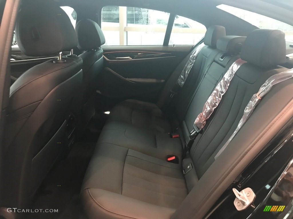 2021 5 Series 530i xDrive Sedan - Black Sapphire Metallic / Black photo #4