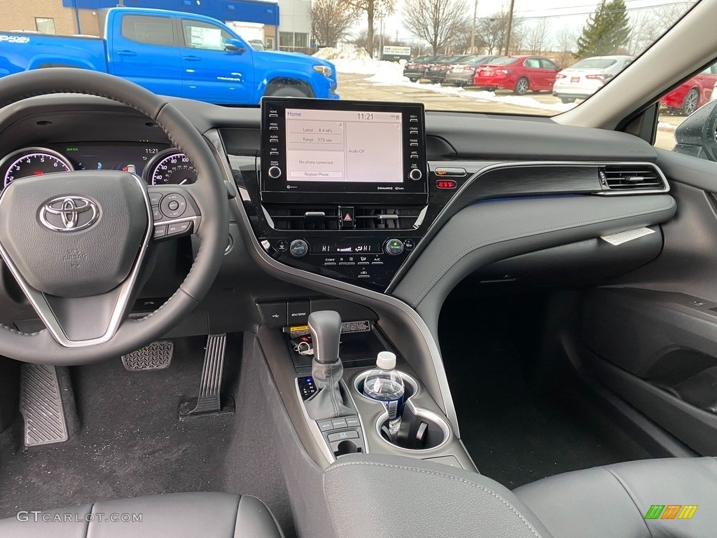 2021 Toyota Camry XLE Black Dashboard Photo #140650621