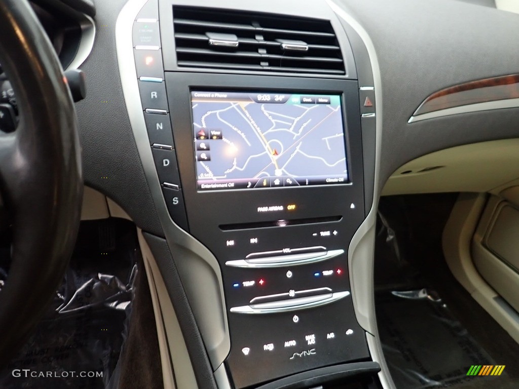 2015 Lincoln MKZ AWD Controls Photo #140655640
