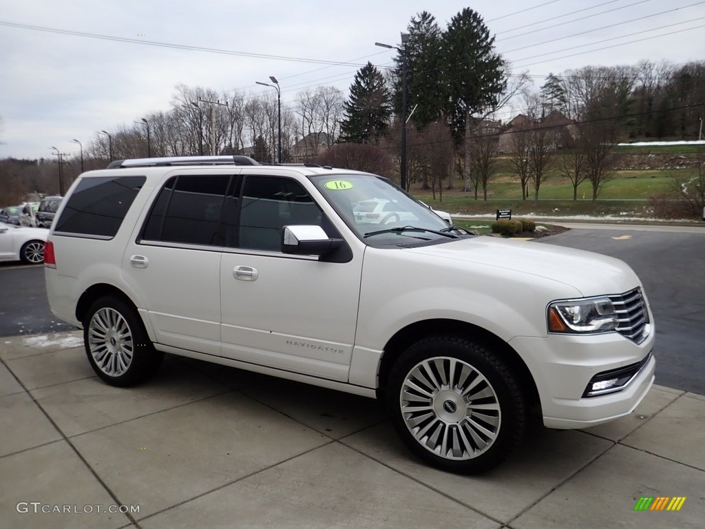 White Platinum Metallic 2016 Lincoln Navigator Select 4x4 Exterior Photo #140656534