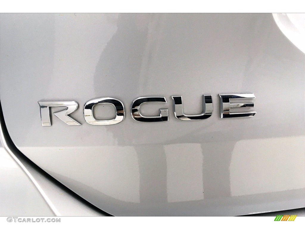 2019 Nissan Rogue SV AWD Marks and Logos Photo #140657680
